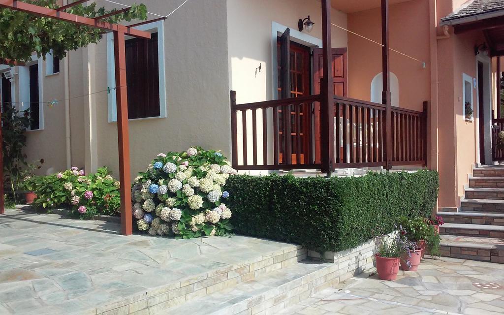 Alkmini Áyios Dhimítrios Exterior foto